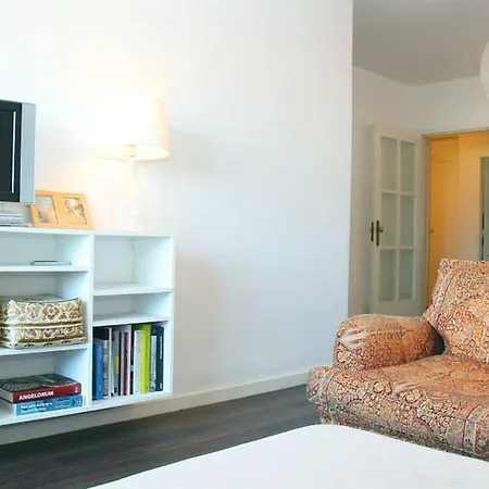 Apartment Charming By The *